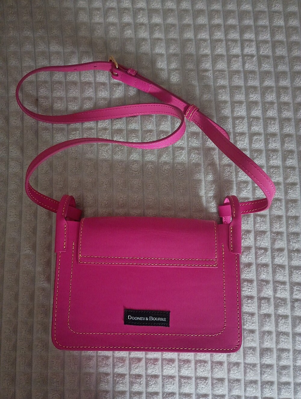 Dooney & Bourke Sweety Leather Crossbody Hobo – Hot Pink – Excellent Condition - Picture 3 of 5